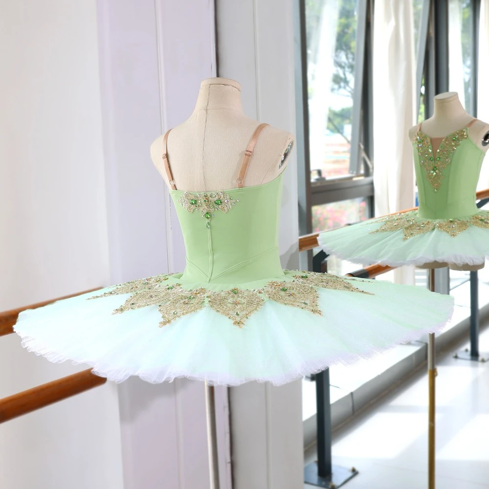 Handgefertigtes mintgr&uuml;nes Pfannkuchen-Ballett-Tutu | Ma&szlig;geschneidertes B&uuml;hnenkost&uuml;m mit goldener Sp
