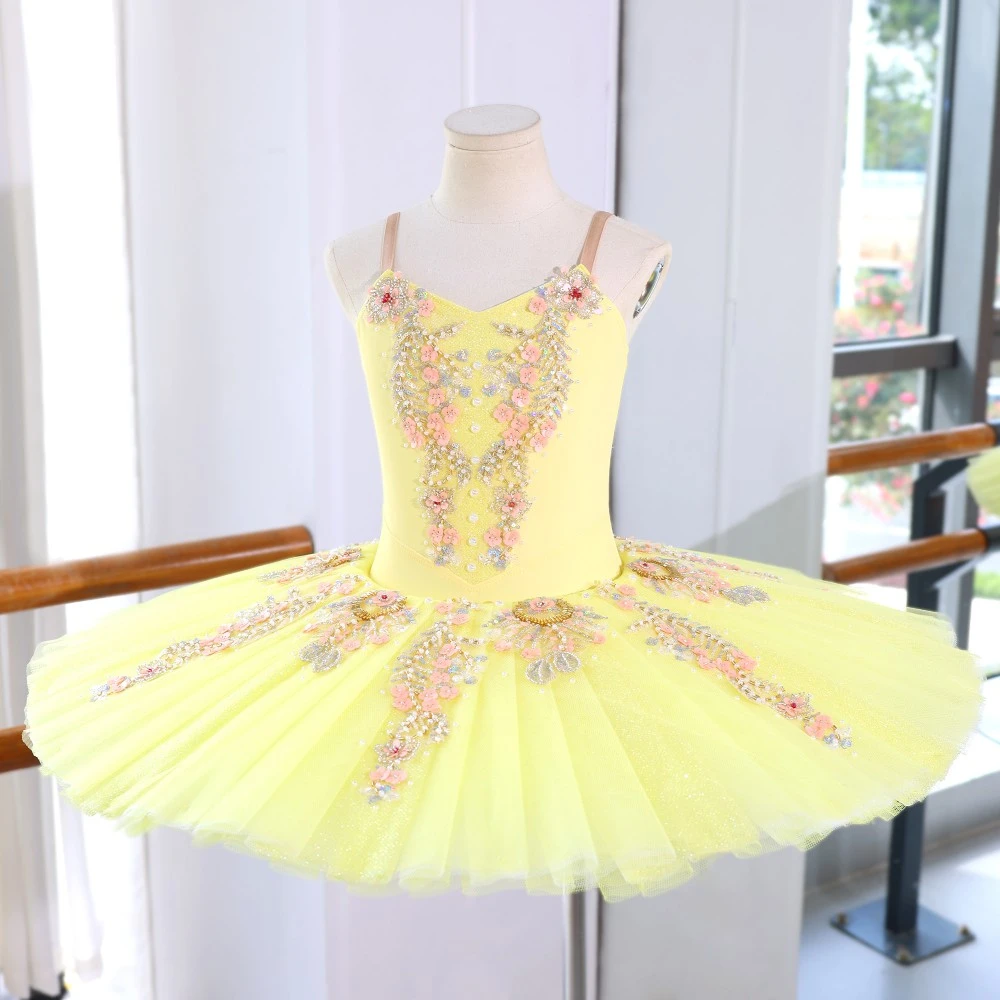 Ballett-Tutu-Kleid mit Blumenverzierung | Rot/Rosa/Gelb-Optionen | Kinder- und Erwachsenengr&ouml;&szlig;en &ndash; B