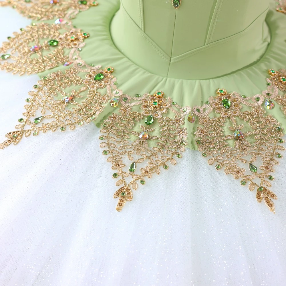Handgefertigtes mintgr&uuml;nes Pfannkuchen-Ballett-Tutu | Ma&szlig;geschneidertes B&uuml;hnenkost&uuml;m mit goldener Sp