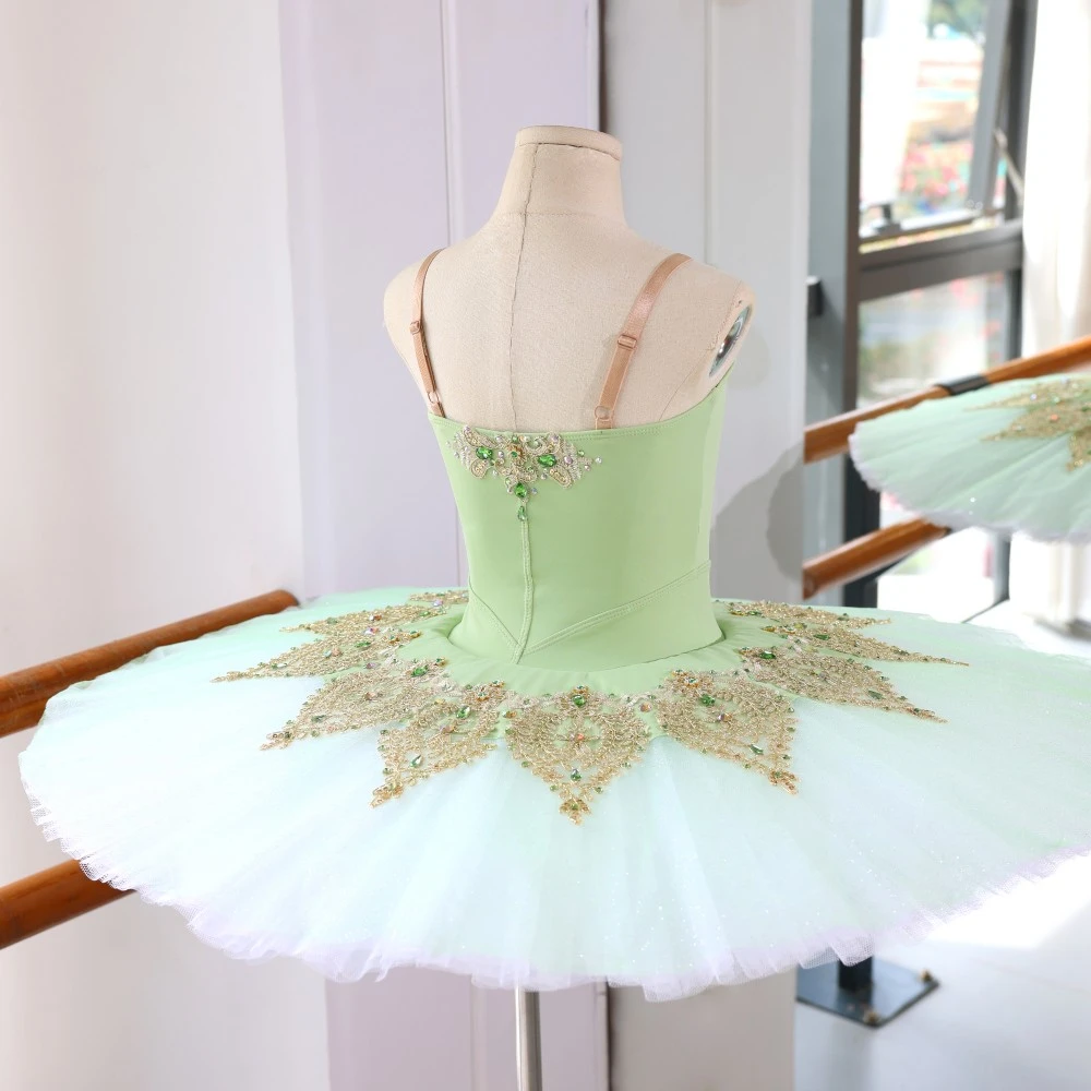 Handgefertigtes mintgr&uuml;nes Pfannkuchen-Ballett-Tutu | Ma&szlig;geschneidertes B&uuml;hnenkost&uuml;m mit goldener Sp