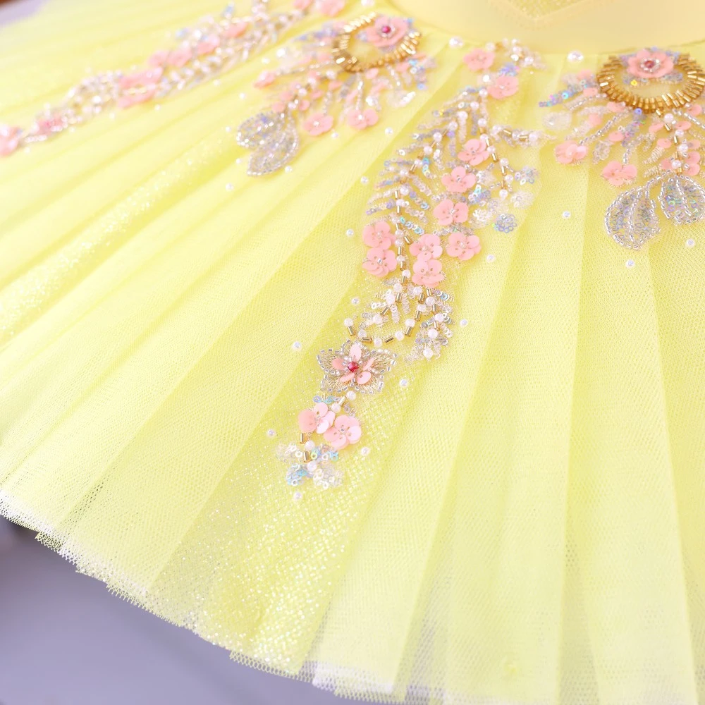 Ballett-Tutu-Kleid mit Blumenverzierung | Rot/Rosa/Gelb-Optionen | Kinder- und Erwachsenengr&ouml;&szlig;en &ndash; B