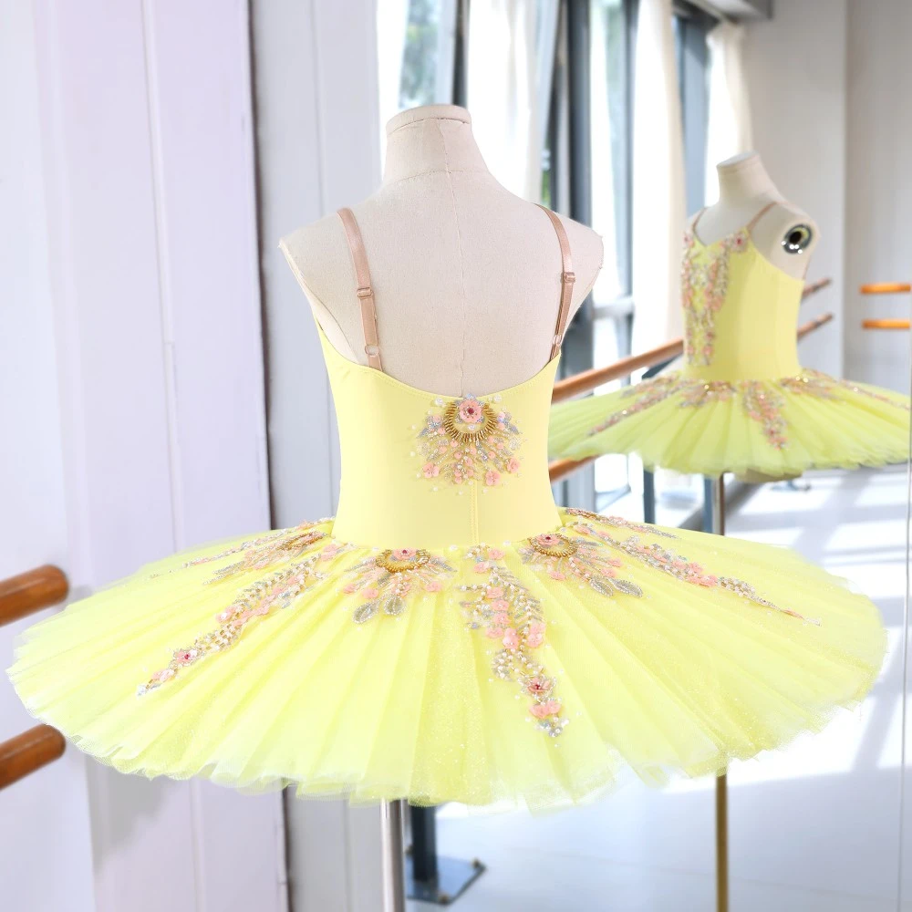 Ballett-Tutu-Kleid mit Blumenverzierung | Rot/Rosa/Gelb-Optionen | Kinder- und Erwachsenengr&ouml;&szlig;en &ndash; B