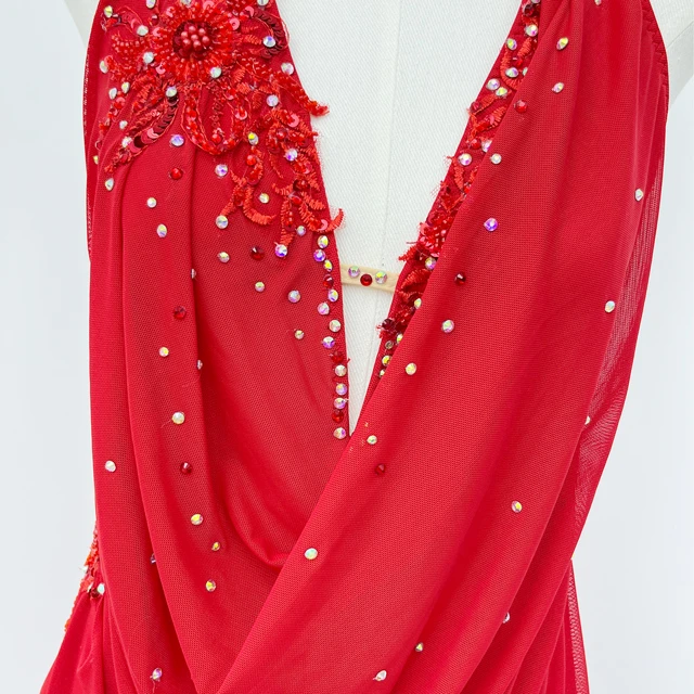 Rotes lyrisches Tanzkleid mit Neckholder | G0105
