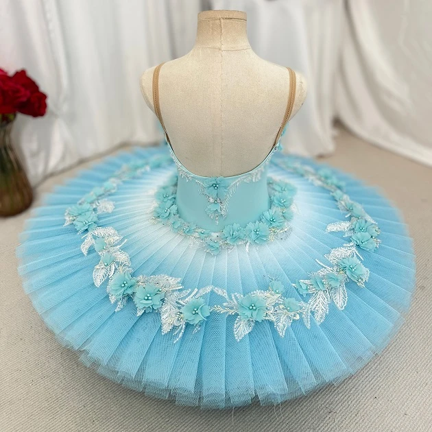 Hellblaues Pfannkuchen-Tutu mit Blumenmuster | S218