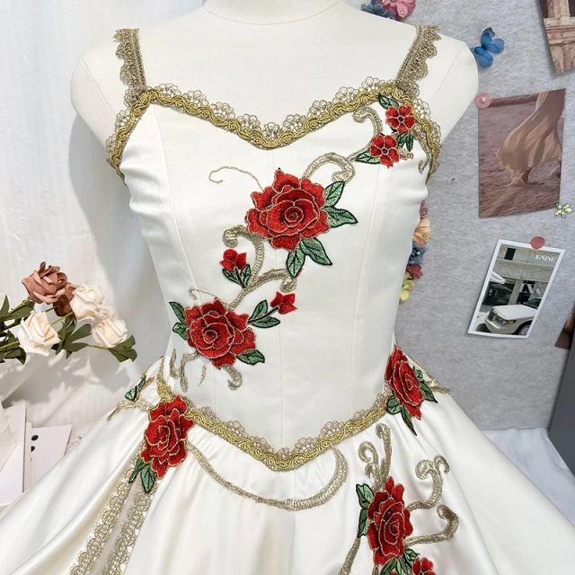 Wei&szlig;es Creme-Ballettkleid &bdquo;Das Erwachen der Flora&ldquo; | R0696