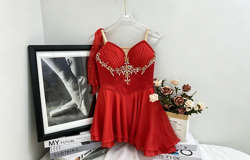 Rotes kurzes Ballettkleid &bdquo;The Talisman&ldquo; | R0697